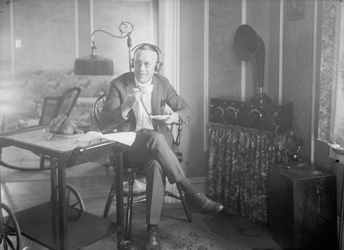 Radio listening 1920s