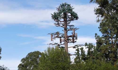 Fake tree cell tower